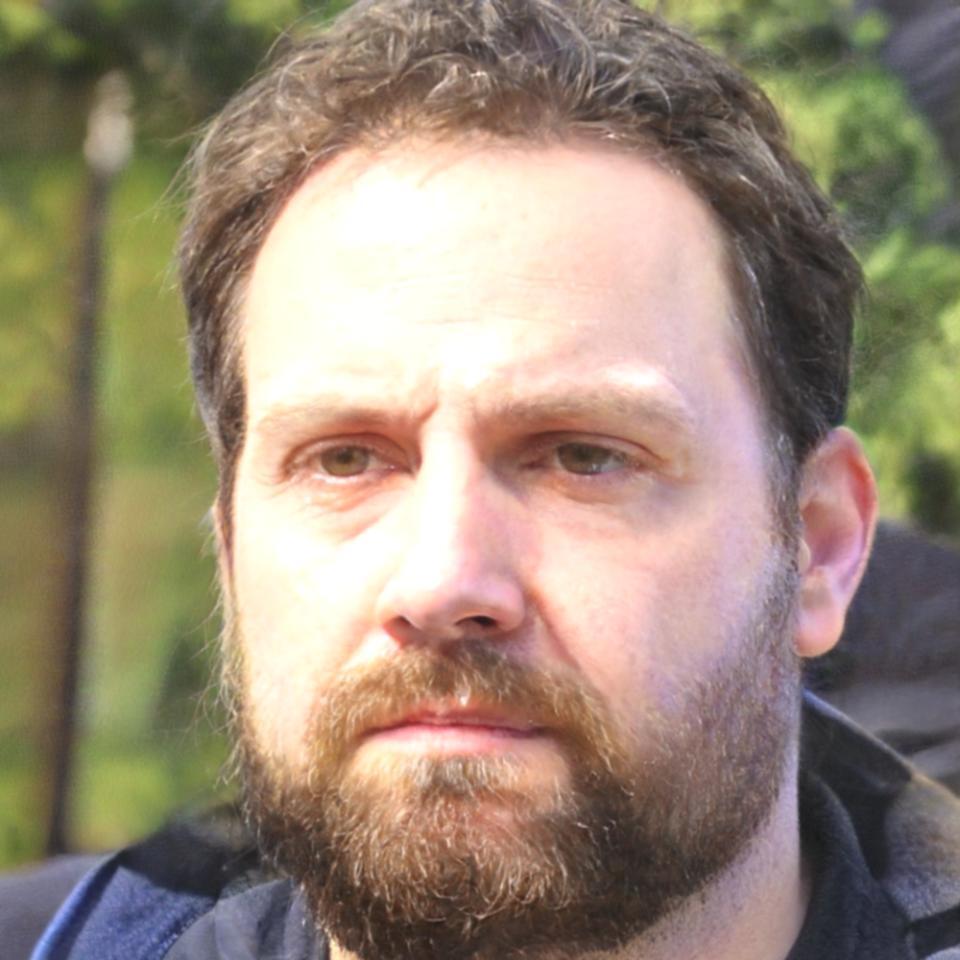 Carlos Mendoza - Director Financiero